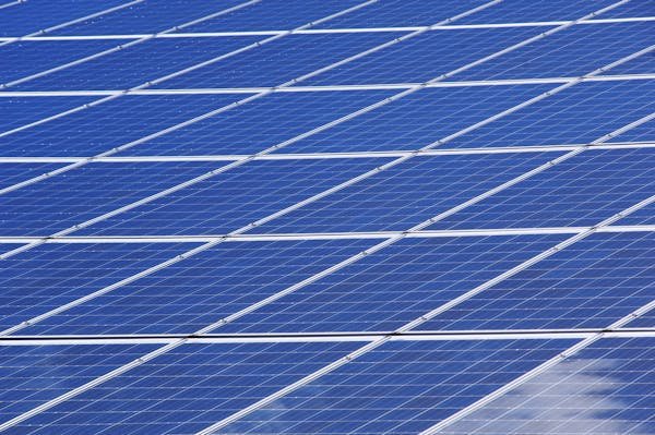 Panneau solaire photovoltaïque : avis positifs et conseils d'expert